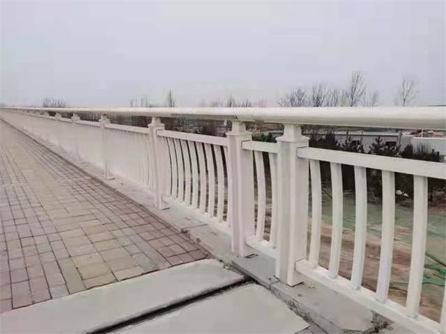 防撞護欄是需要進行美觀的